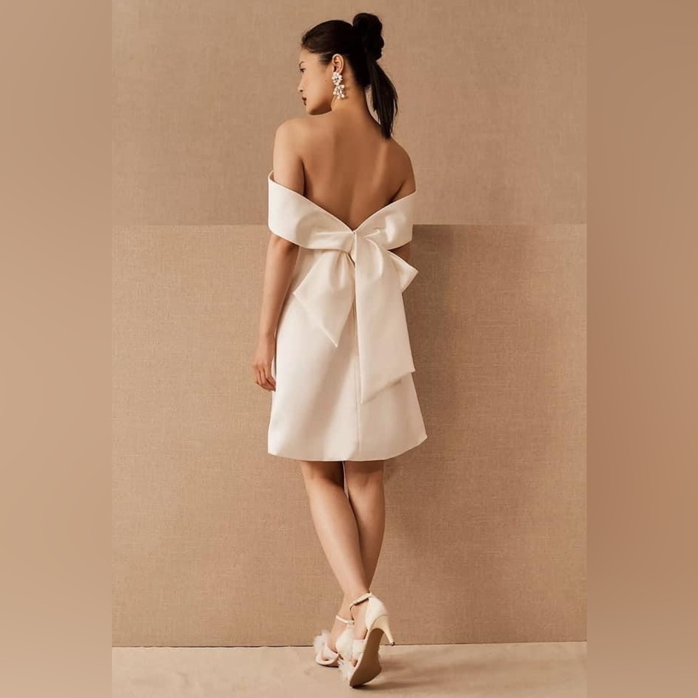 NWT Amsale Alix Dress with Bow Back detail